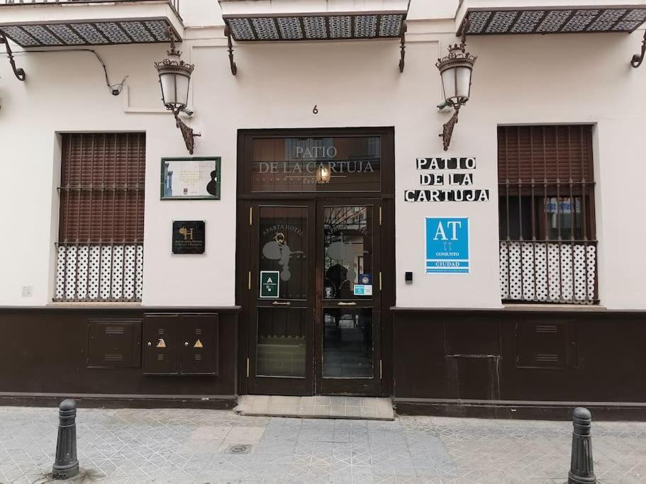 Apartamento Con Encanto En Patio Sevillano Екстериор снимка