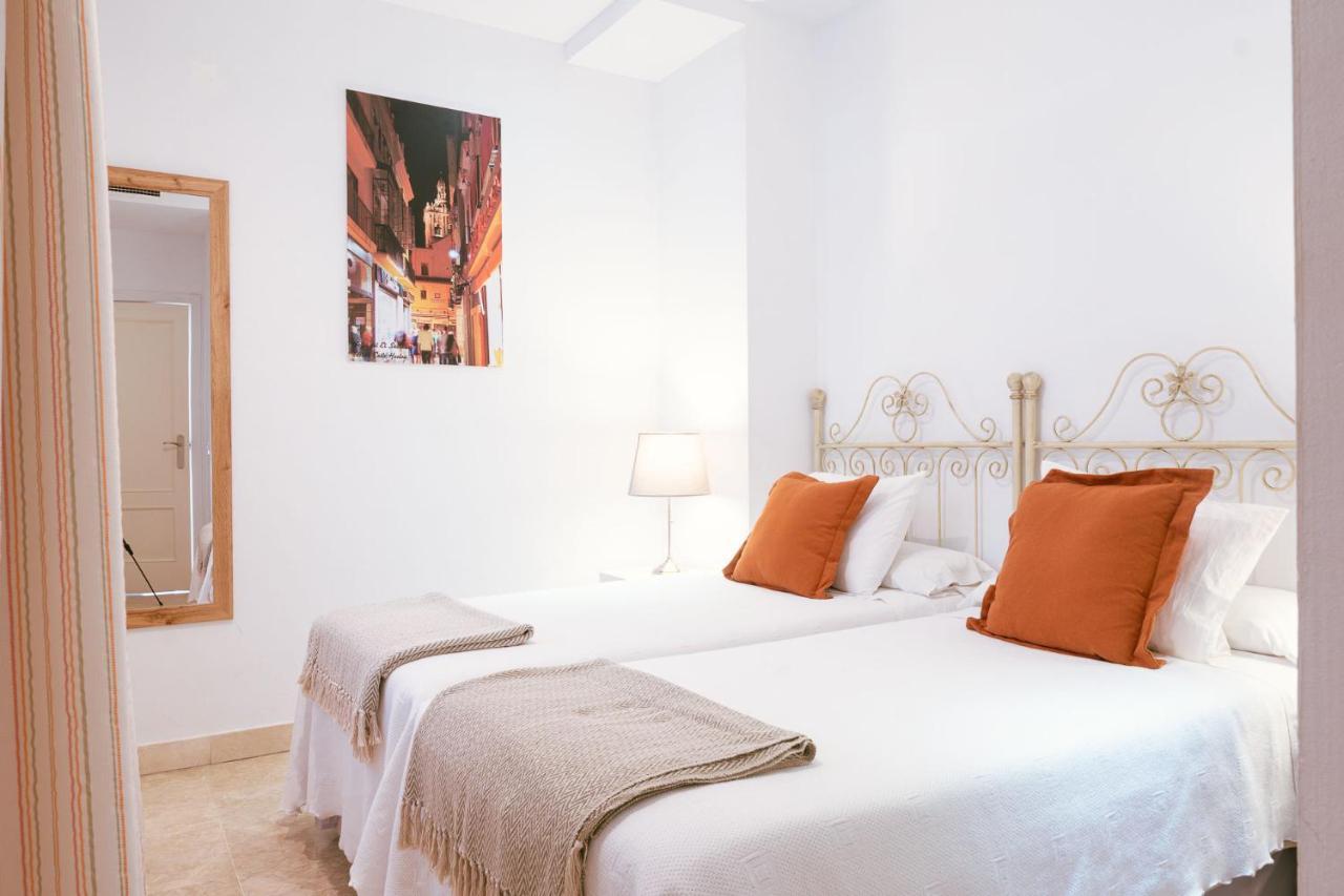 Apartamento Con Encanto En Patio Sevillano Екстериор снимка